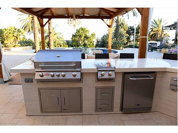 B BULL BBQ Custom Island