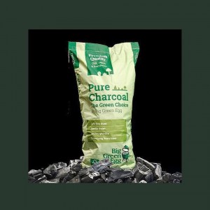 The Green Choice: Pure Holzkohle von Big Green Egg
